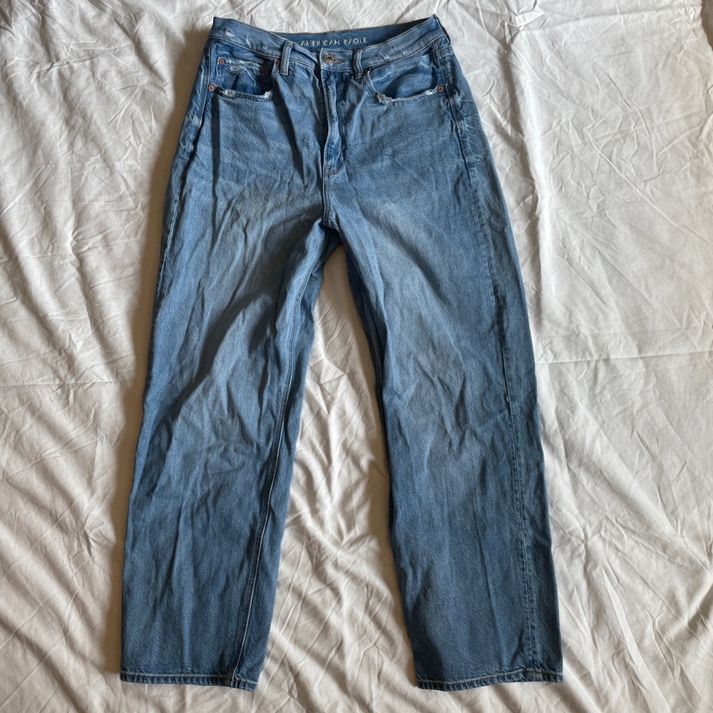 Size 12 Short High Rise Light Wash American Eagle Straight Leg Jeans